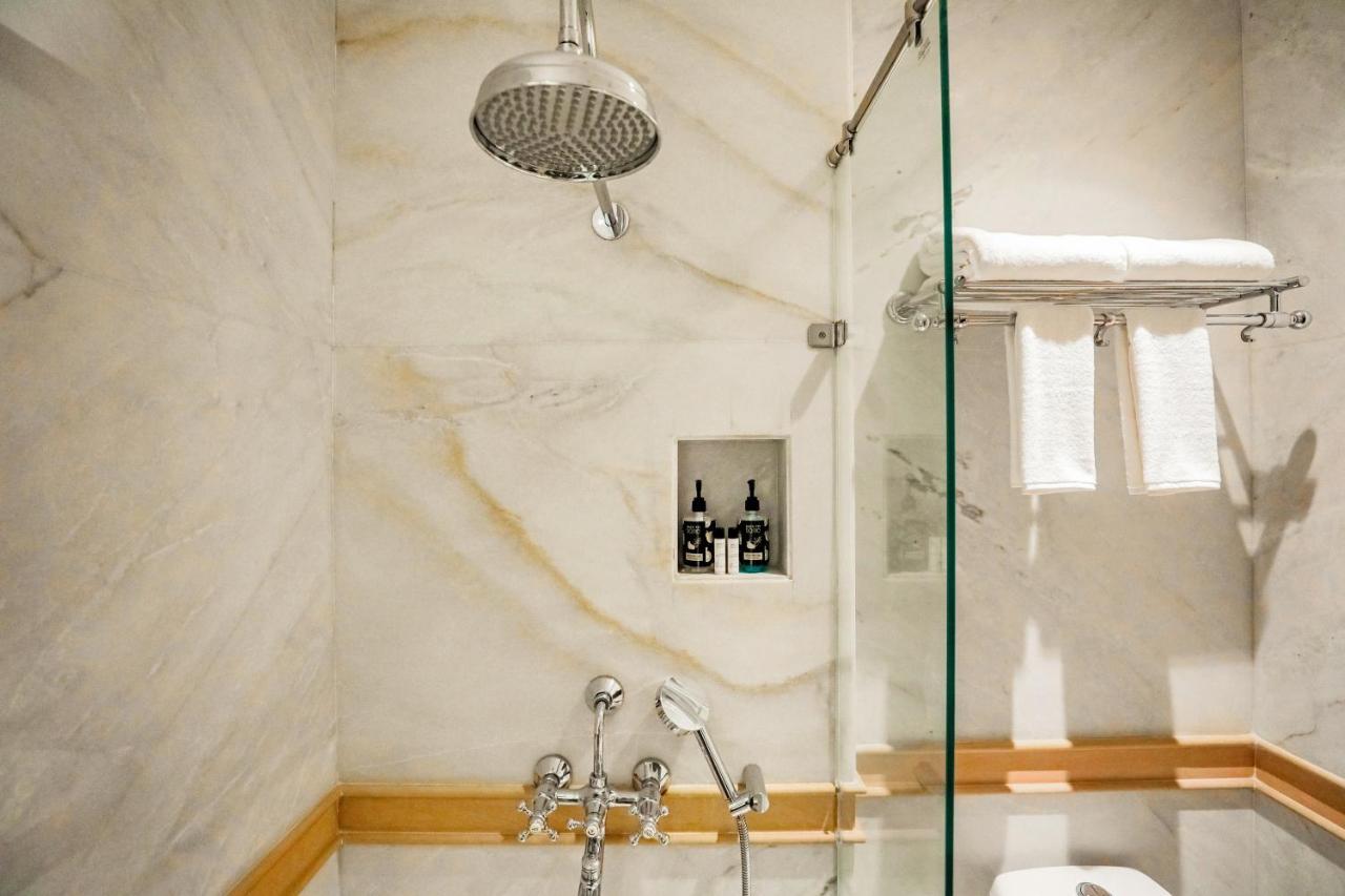 Saptapuri By Royal Orchid Hotels Limited Benares Buitenkant foto