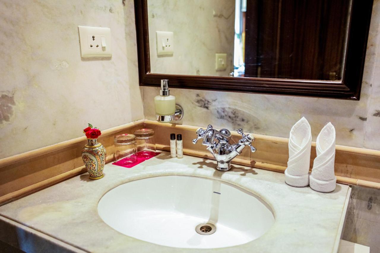 Saptapuri By Royal Orchid Hotels Limited Benares Buitenkant foto